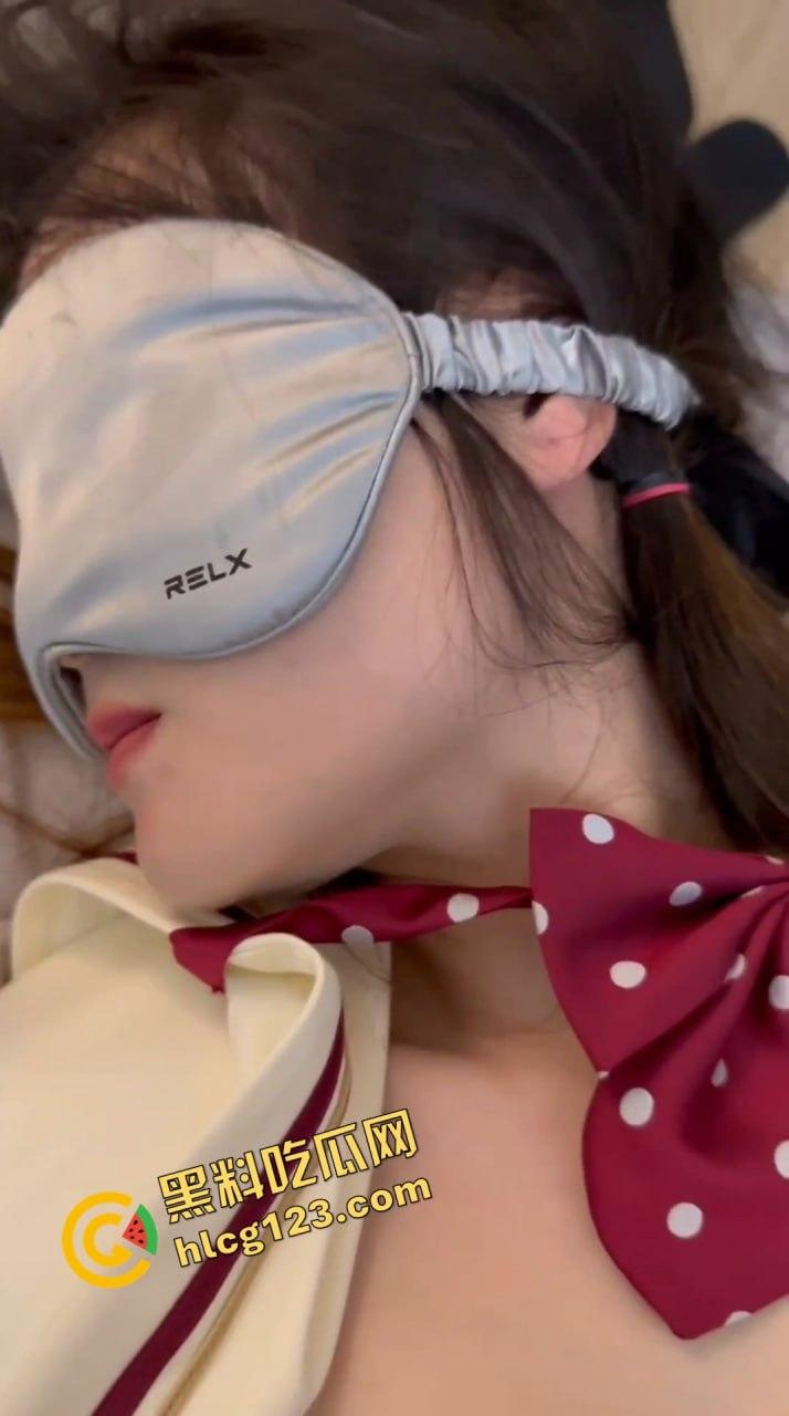 JK短裙小妹懂规矩！饭后直接开房，操得直乱叫，小逼都被草肿了！-11