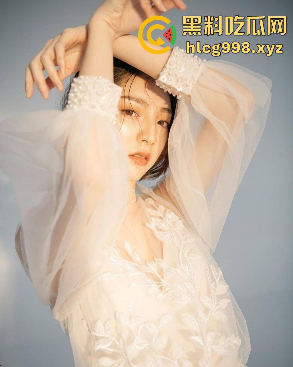 台湾模特【汪淼】骚气十足！情趣内衣轮着换，大长腿让老公天天交公粮撑不住！-4